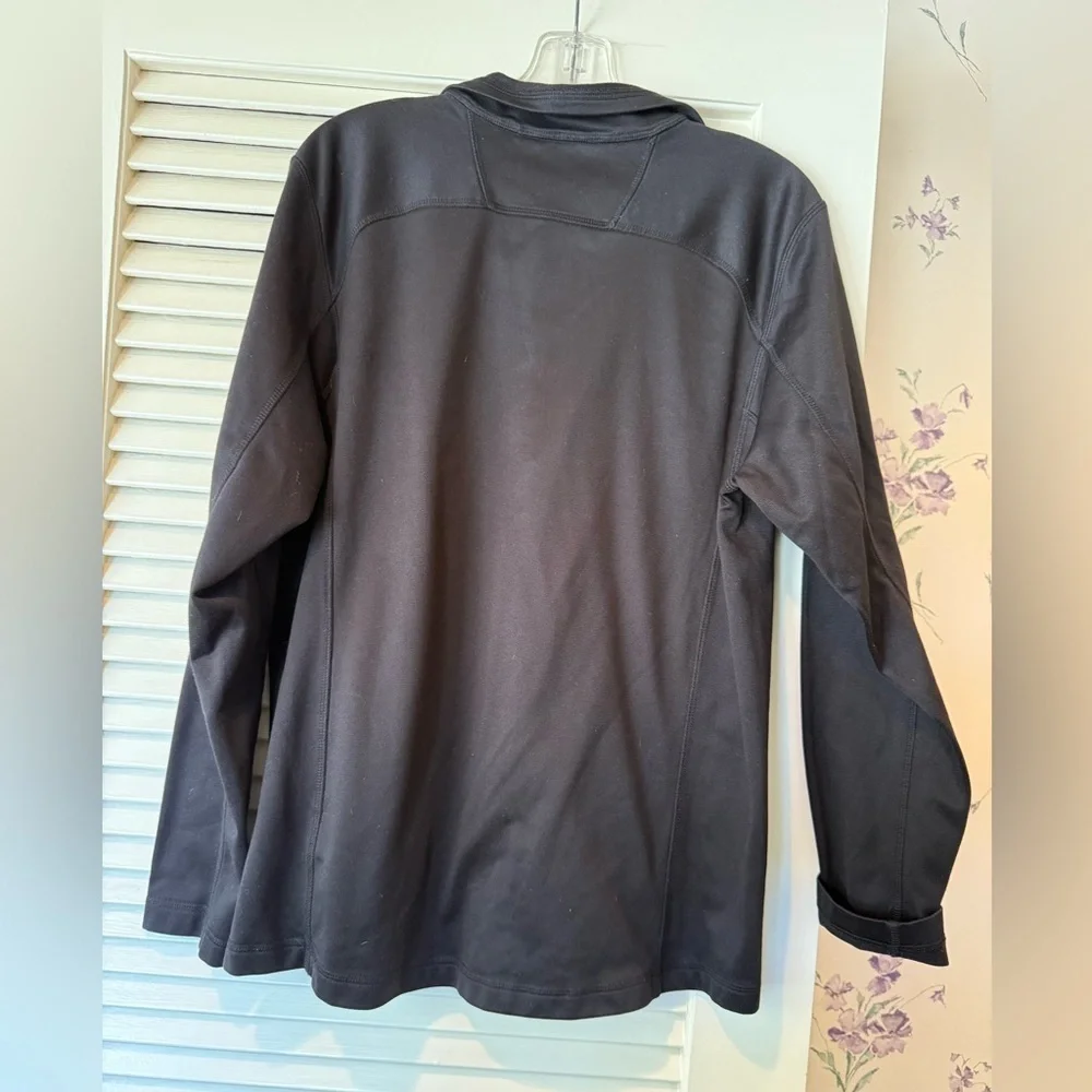 The North Face Men’s Black Quarter-Zip Pullover in Size Medium